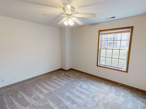 5th image of 1426 Mayfield Dr Unit 101