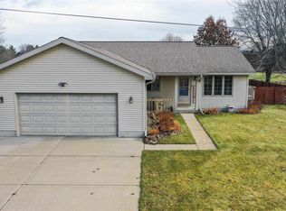 840 Fawn Ln, Port Edwards, WI 54469