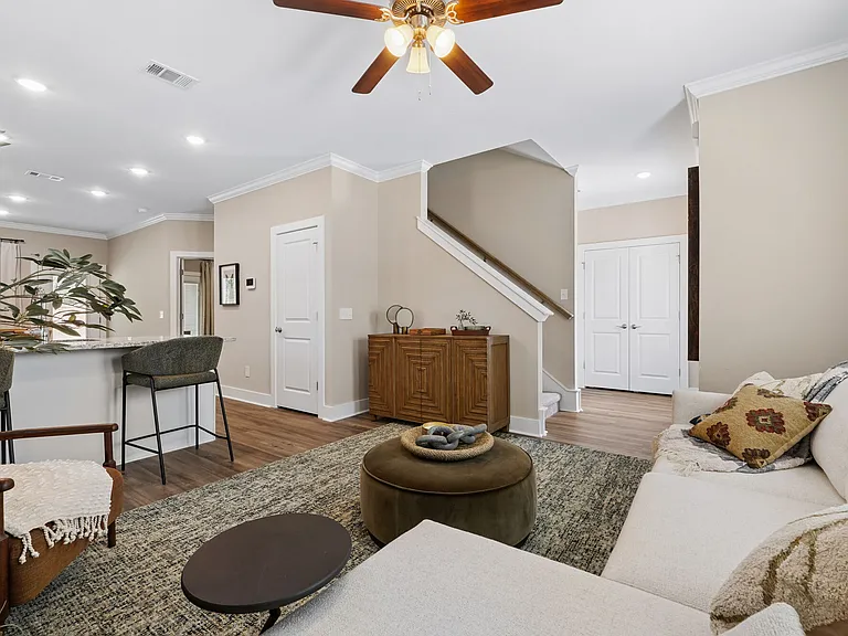 River Ford apartments community photo
