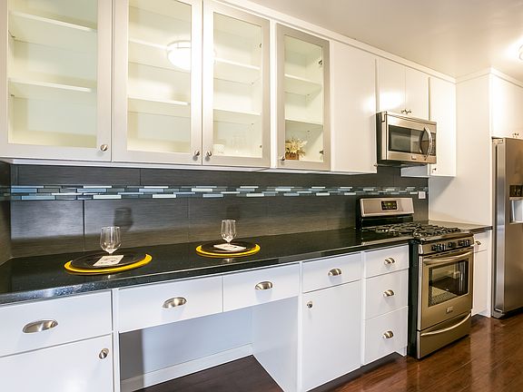 3rd image of 421 S La Fayette Park Pl APT 225