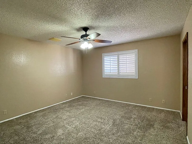 2990 Yuma Dr — Photo 27