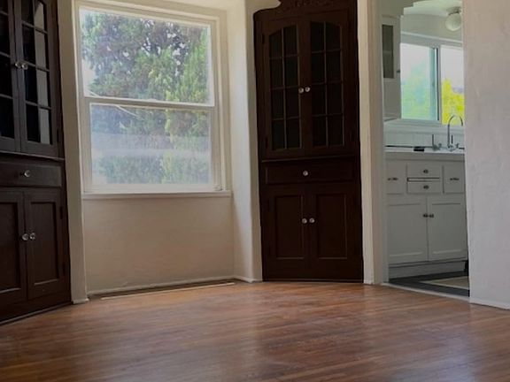 2nd image of 1112 N New Hampshire Ave #1114