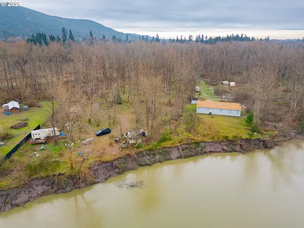 130 Horseshoe Bend Est, Kelso, WA 98626
