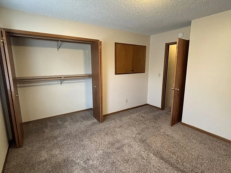 746 Olympic Dr — Photo 8