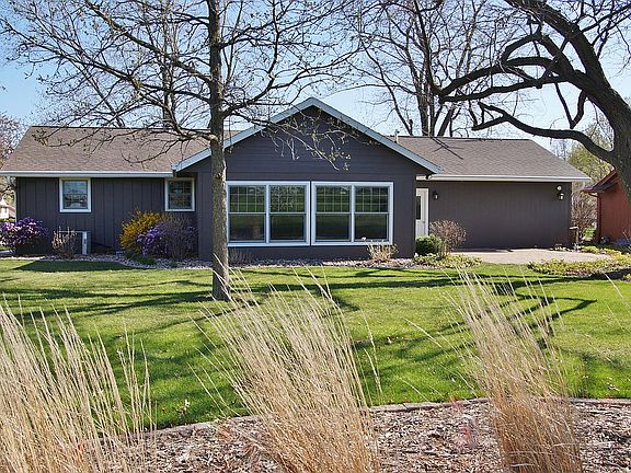 800 Brentwood Dr. - Backyard