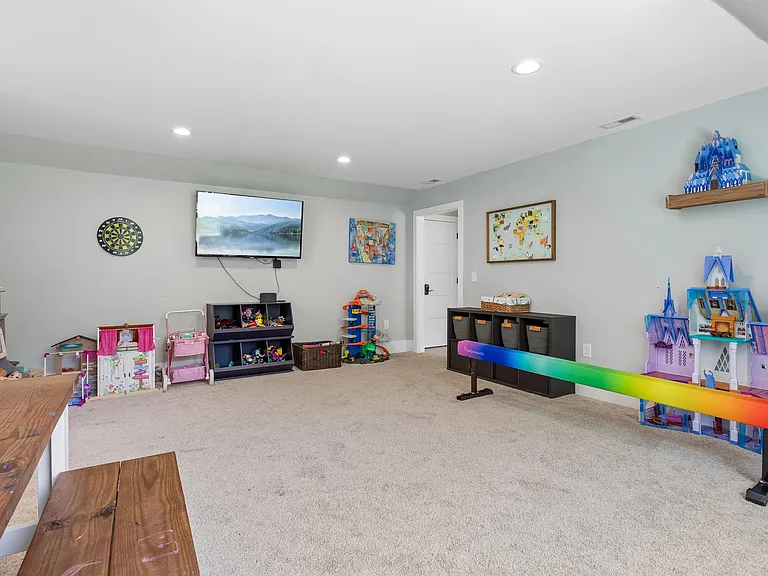 6450 Stewart Rd — Photo 36