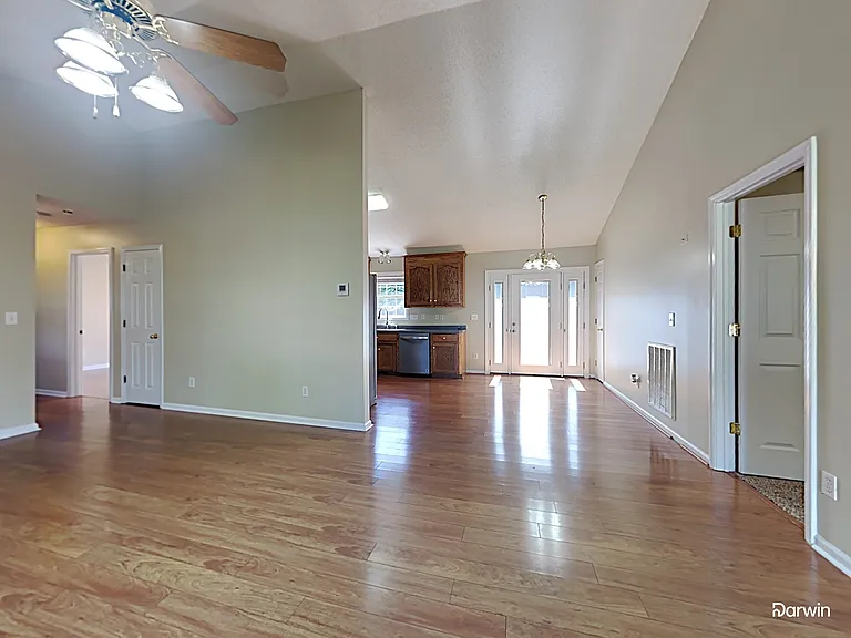103 Lafayette Rd — Photo 5