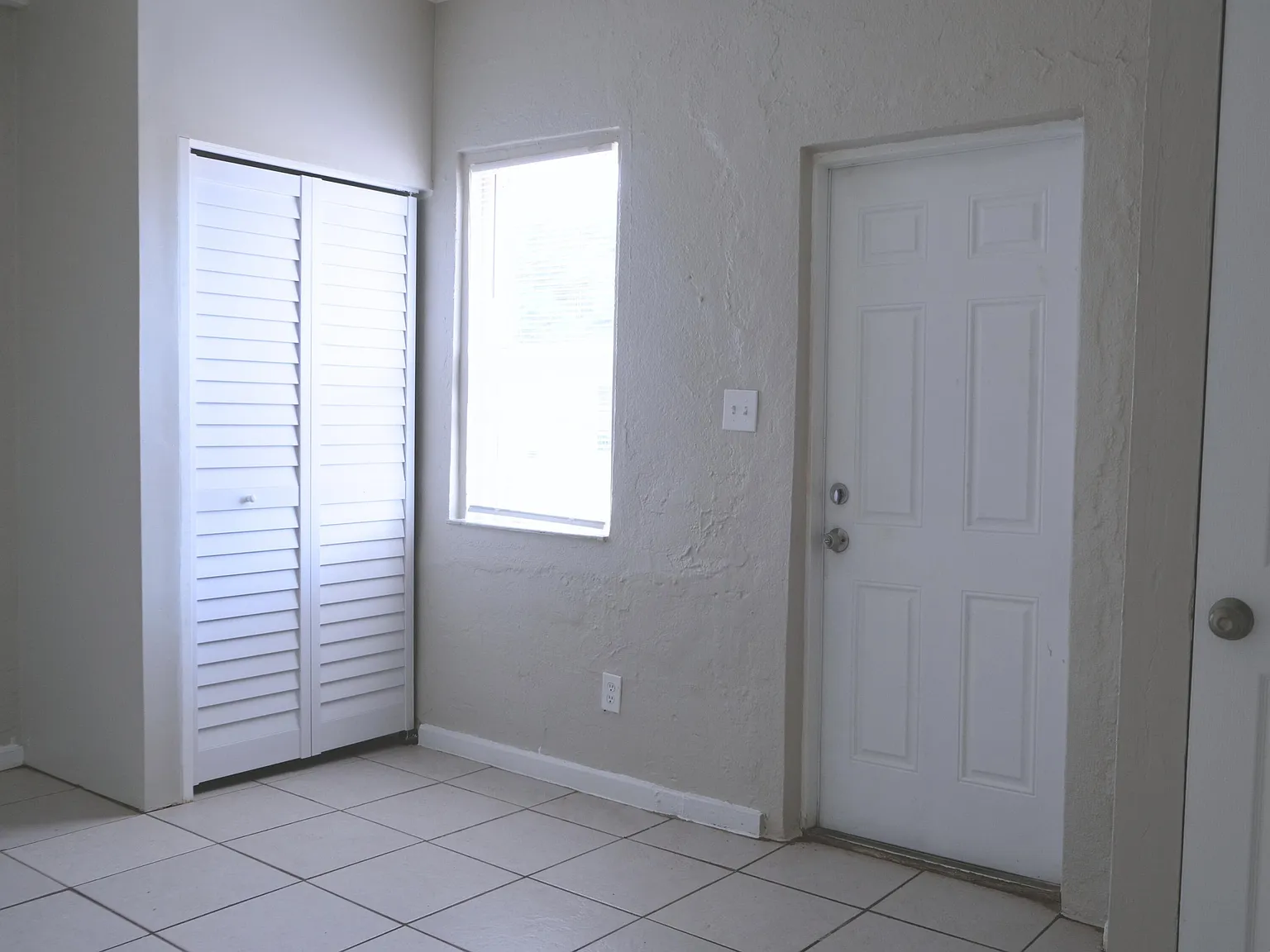 2 bed, 1.0 bath, 850 sqft, $1,990 — Photo 4