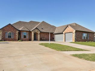 516 Kings Ct, Tuttle, OK 73089