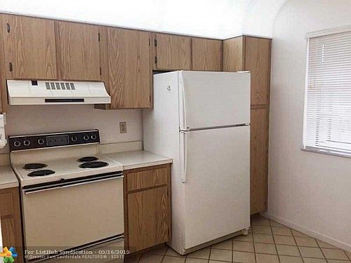 4th image of 1001 SE 6th Ave APT D119