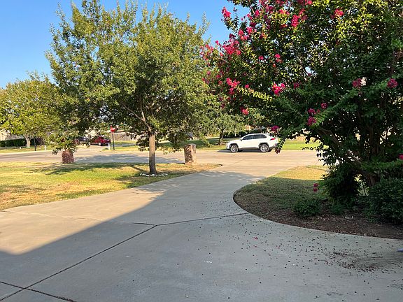 3rd image of 702 Dover Heights Trl