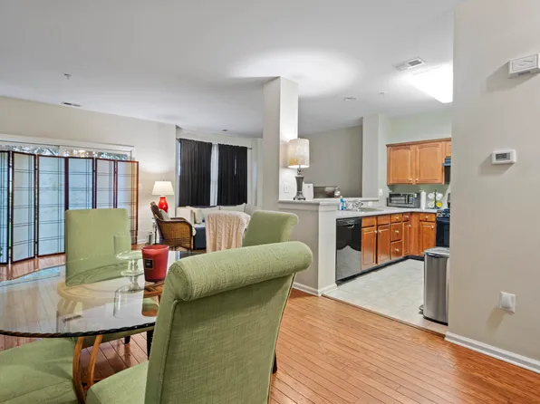 79 Lydia Dr, West New York, NJ 07093