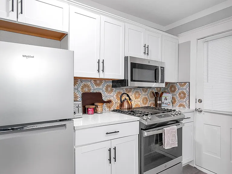872 N Spaulding Ave #872 — Photo 9