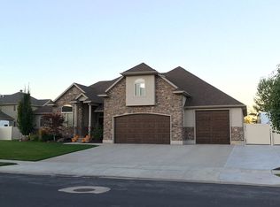 1282 S Preakness Dr, Kaysville, UT 84037