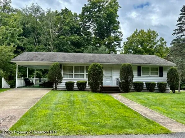 305 N Stanton Rd, Clarks Summit, PA 18411