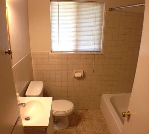 5th image of 1721 E Auburn St