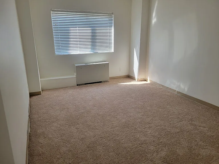 1220 N Pierce St — Photo 12