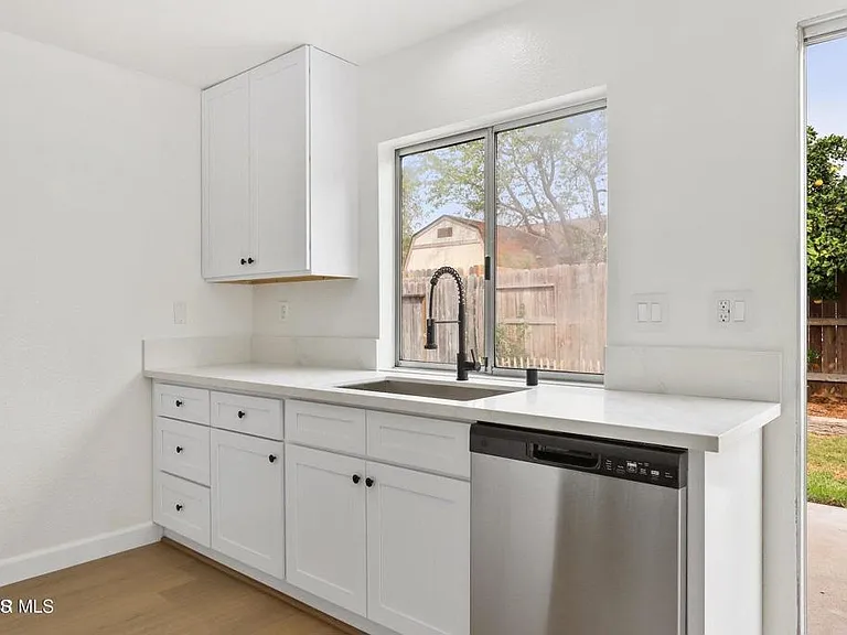 5361 Hidalgo St — Photo 4