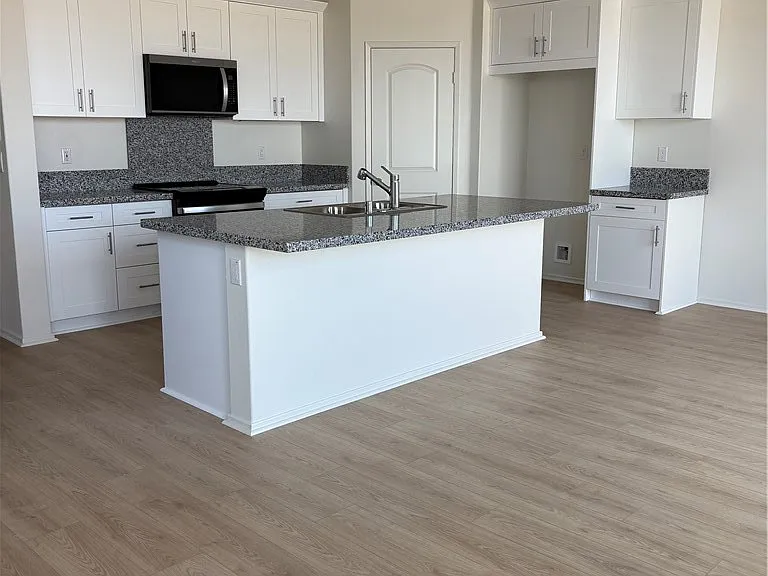 13608 Flying Cloud Way — Photo 5