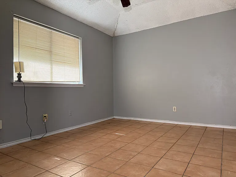 702 Scott Dr — Photo 11