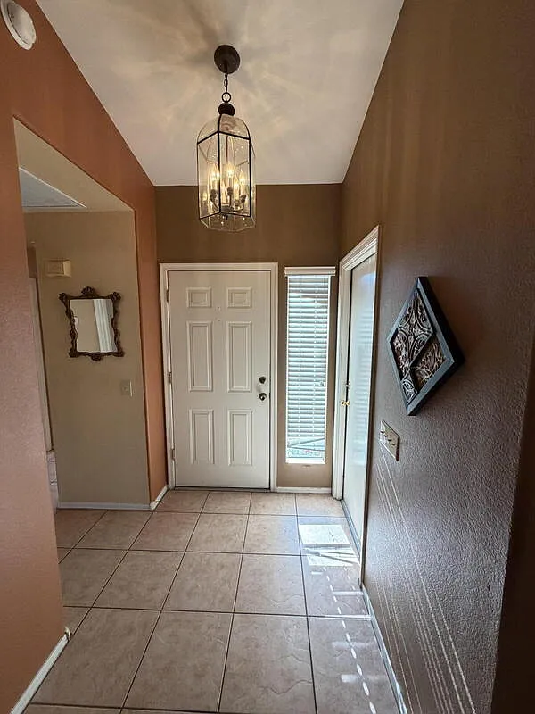 2 bed, 2.0 bath, 1469 sqft, $2,000 — Photo 2