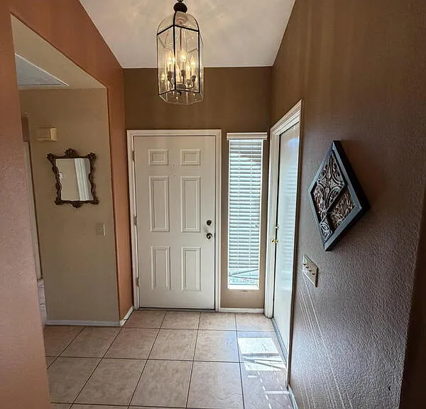 6761 S Oakmont Dr — Photo 2