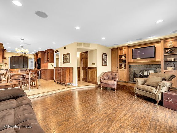 4th image of 400 E Yorkfield Ave