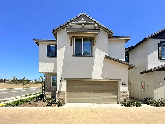 3197 Silo Paseo — Photo 4