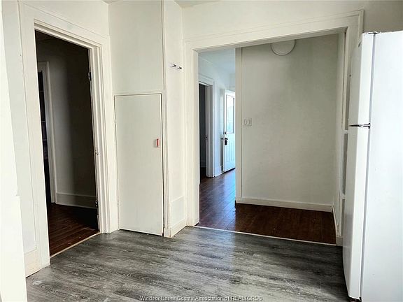 3rd image of 486 Bridge Ave