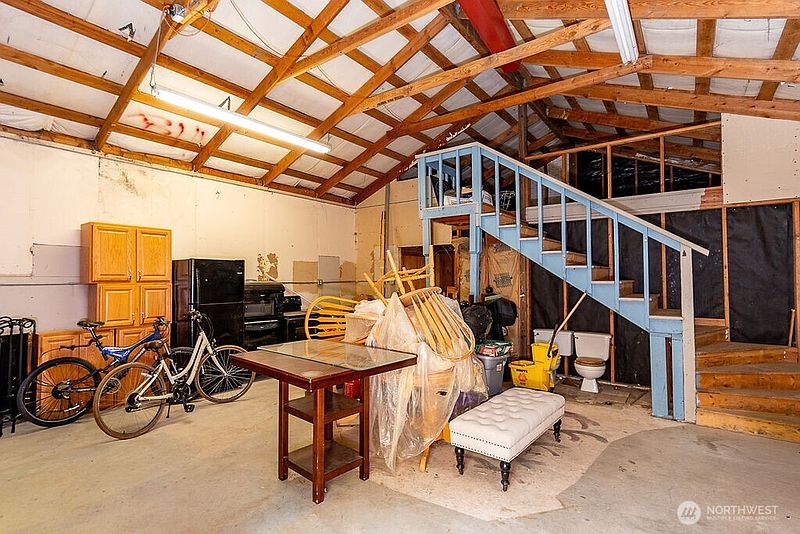 5th image of 16328 Dogwood Lane
