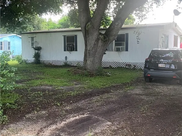 8065 Ebson Dr, North Fort Myers, FL 33917