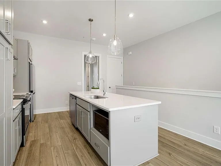 1293 Longreen Ter NW #4 — Photo 12