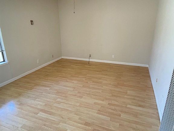 4th image of 22672 Silver Oak Ln #1