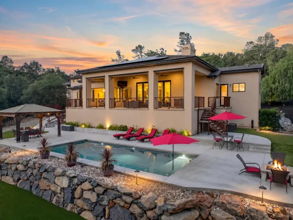 23310 Darkhorse Dr, Auburn, CA 95602