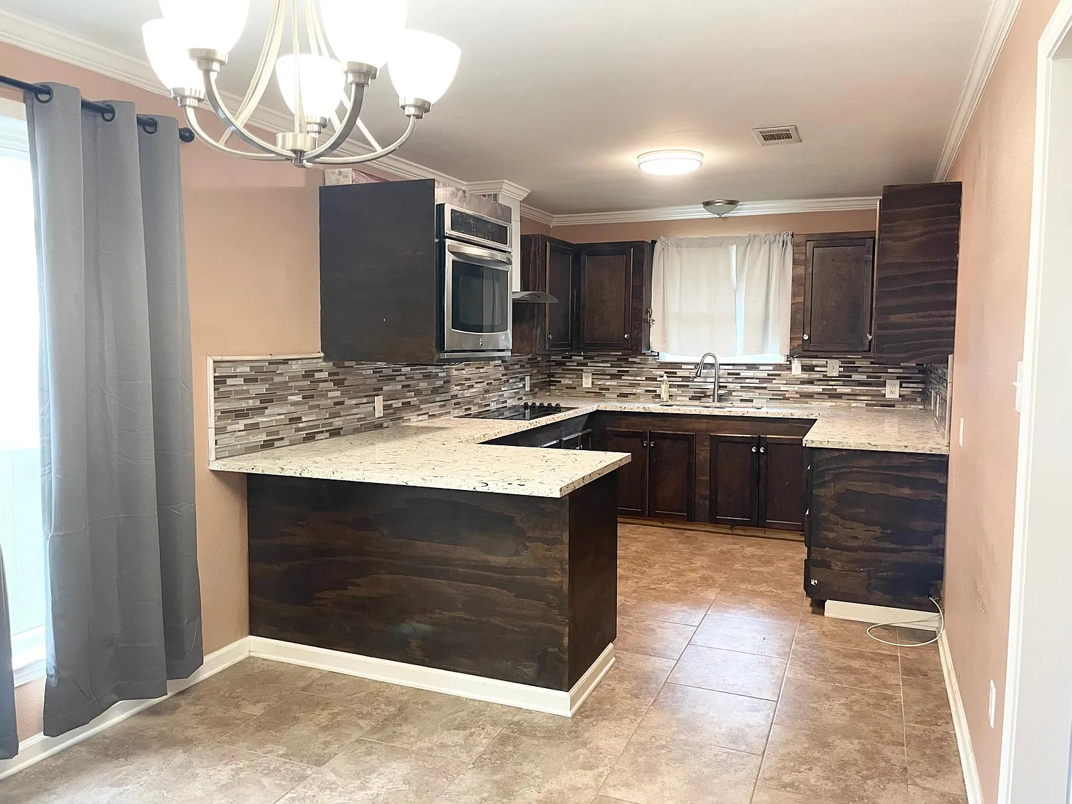 3 bed, 1400 sqft, $1,800 — Photo 1