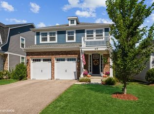 49 Commons Cir, Hawthorn Woods, IL 60047