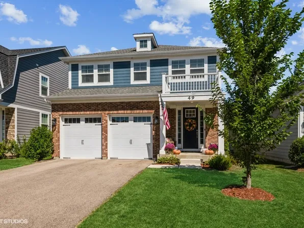 49 Commons Cir, Hawthorn Woods, IL 60047