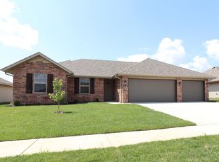 5590 W Beech St, Springfield, MO 65802