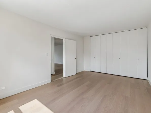 1520 York Avenue image 13 of 19