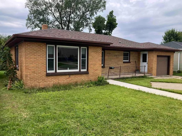 239 S Linn Ave, New Hampton, IA 50659
