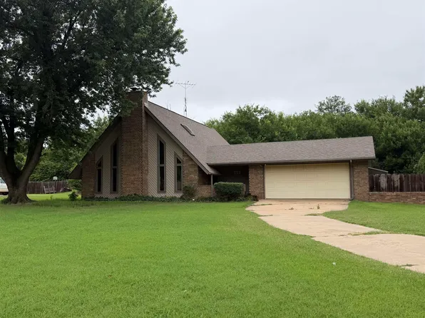 713 Bryan Dr, Enid, OK 73701