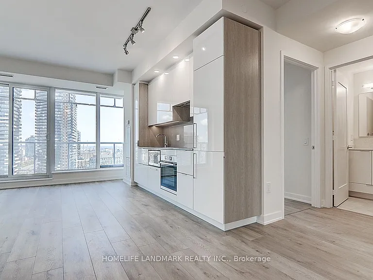 28 Freeland St #1708 — Photo 8