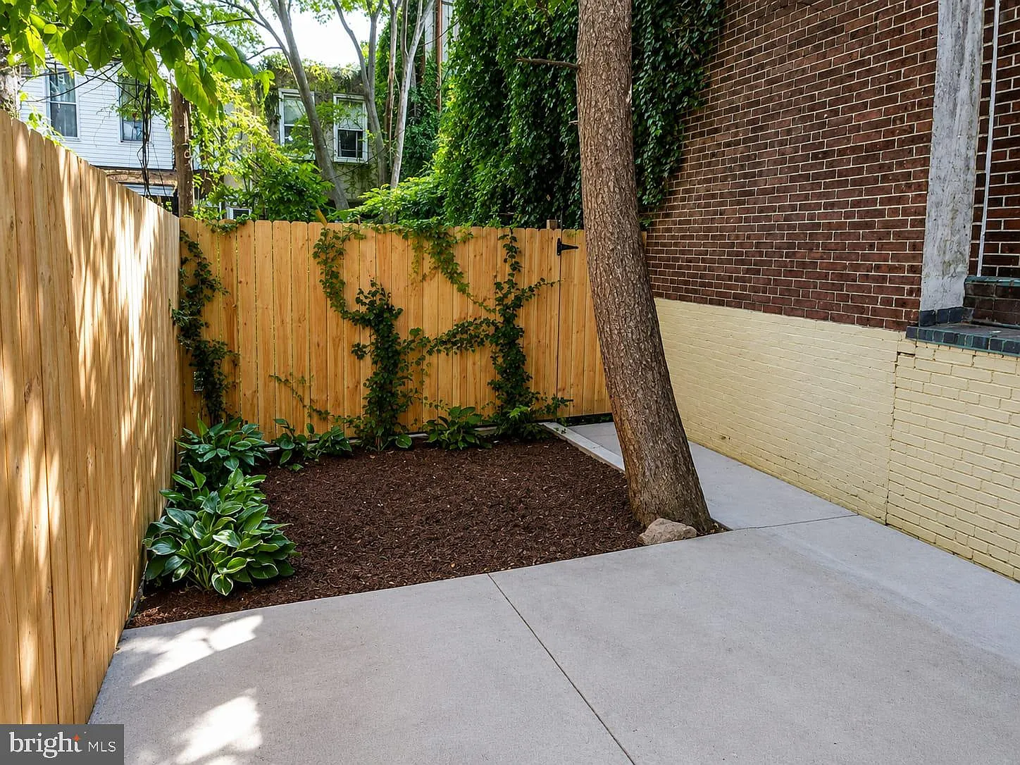 5 bed, 1200 sqft, $2,300 — Photo 3