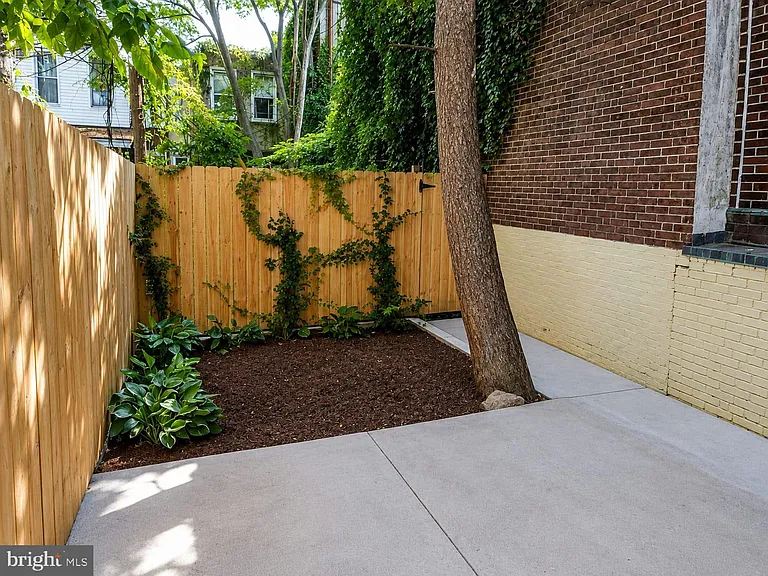 5148 Sansom St — Photo 3