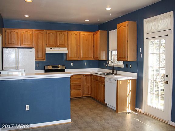 5th image of 5817 Stream Pond Ct