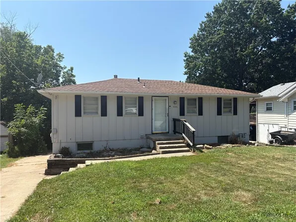 4546 NE Kelsey Rd, Kansas City, MO 64116