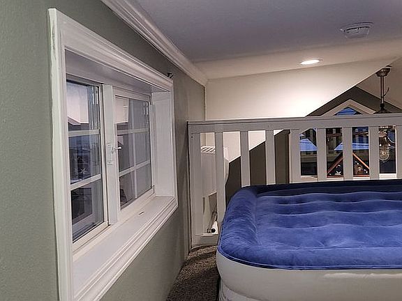4th image of 1014 W Olive St Lot 25