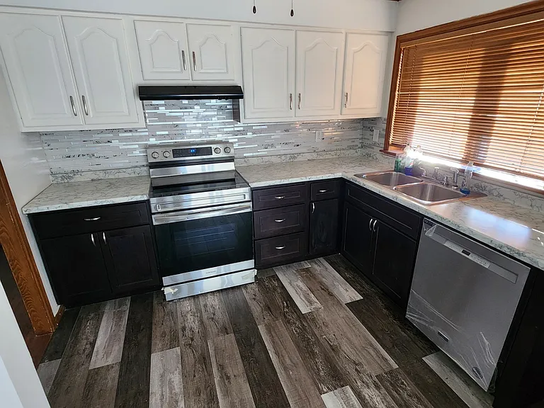 9547 Winkler Dr — Photo 5