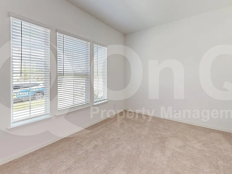 1401 Bonsmara Dr — Photo 16