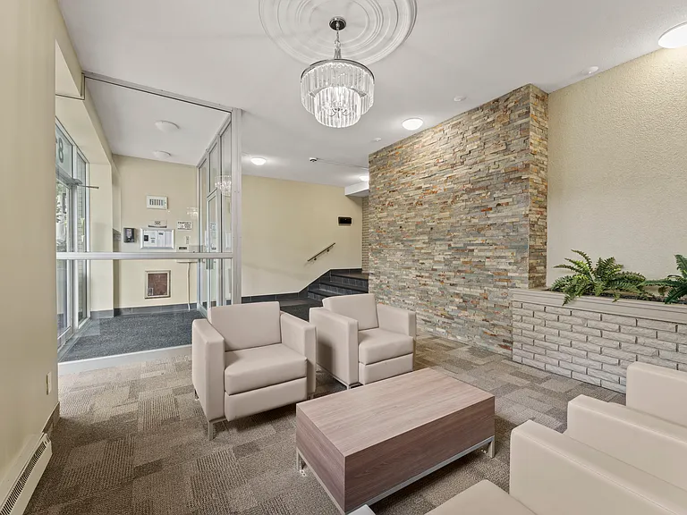 810 Trillium Park — Photo 18